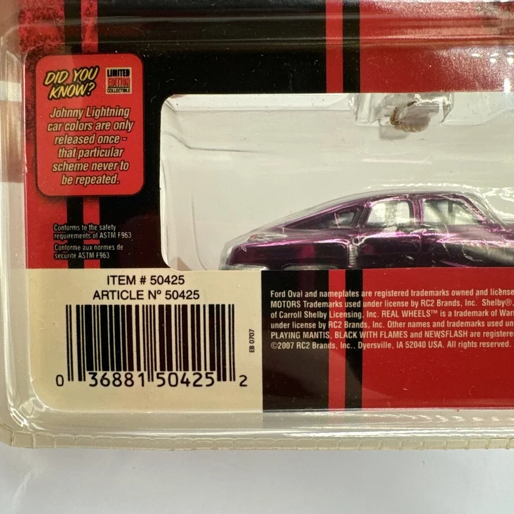 Johnny Lightning Holiday Classics‎ 2007 '48 Tucker Torpedo